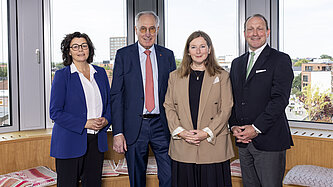 Vier Vorstandsmitglieder der Stiftung Hilfe mit Plan, v.l.n.r. Petra Berner, Dr. Werner Bauch, Vera von Wolffersdorff und Dr. Angelo o. Rohlfs