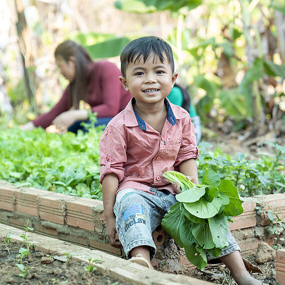 In Phase II unseres Projektes "Mangelernährung verhindern" konzentrieren wir uns besonders auf die Gesundheit und Förderung für Kinder bis sechs Jahre. © Plan International