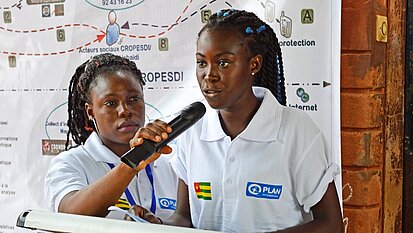 Alle Erlöse der Sprungpatenschaften beim Weltcup in Klingenthal fließen in das Projekt "Mädchen gemeinsam gegen sexuelle Gewalt" in Togo.