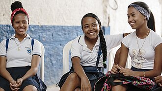 Um Armut zu bekämpfen, sind Gleichberechtigung zwischen Männern und Frauen sowie Bildung für Jungen und Mädchen gleichermaßen die wichtigsten Faktoren. Plan International / Anika Buessemeier