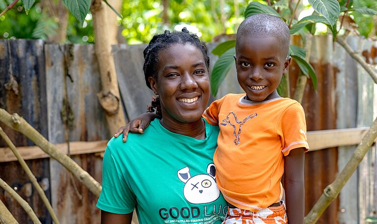 Marceline mit ihrem Sohn 