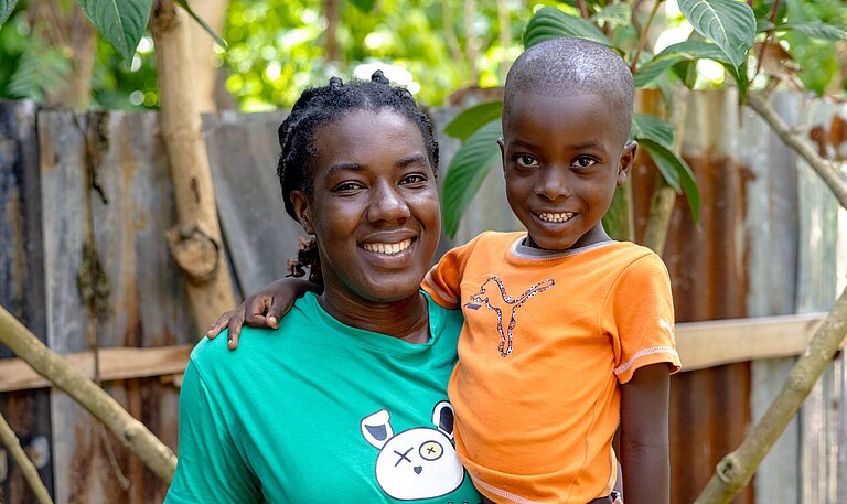 Marceline mit ihrem Sohn 