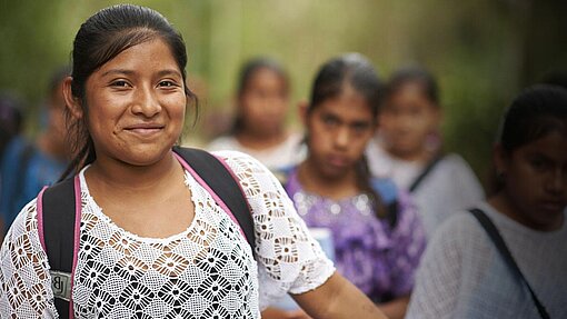 Ein Schulabschluss bietet Mädchen in Guatemala neue Zukunftsperspektiven.