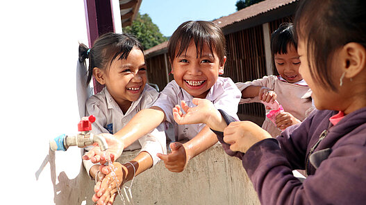 Der Besuch von Mädchen und Jungen in der Vorschule ist für ihre Zukunft sehr wichtig. Denn die ersten Lebensjahre haben einen entscheidenden Einfluss auf die körperliche und geistige Entwicklung des Kindes. / Bild stammt aus einem ähnlichen Projekt in Laos / © Plan International