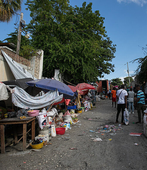 Ein Markt in den Straßen von Port-au-Prince Marktstraße in Port-au-Prince