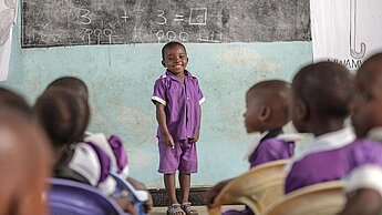 SDG 4: Hochwertige Bildung SDG 4: Hochwertige Bildung