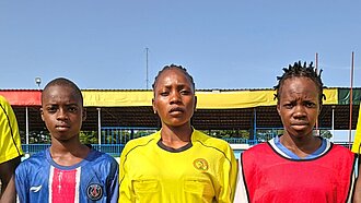 Yawa mit Team-Kolleg:innen