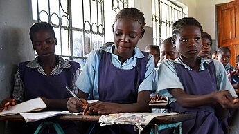 In nur 66 Prozent aller Länder weltweit wurde bisher Geschlechtergerechtigkeit in der Grundschulbildung erreicht. © Plan International