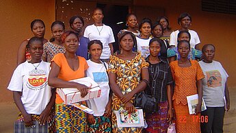 Die ersten jungen Frauen in Burkina Faso haben Ende Juni ihre Ausbildung zur Grundschullehrerin abgeschlossen.