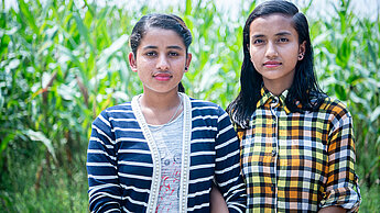 Junge Menschen wie Sabina und Sarita fordern Maßnahmen, damit Mädchen und Frauen über die Risiken und Gefahren des Menschenhandels Bescheid wissen.