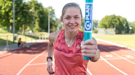 Gina Lückenkemper ist Plan-Botschafterin