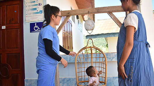 Bau von Mutter-Kind-Stationen in Laos
