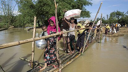 Wenn in Bangladesch die Flüsse über die Ufer treten, sind Ernten meist verloren und die Menschen müssen fliehen. © Mahmud Rahman Wenn in Bangladesch die Flüsse über die Ufer treten, sind Ernten meist verloren und die Menschen müssen fliehen. © Mahmud Rahman