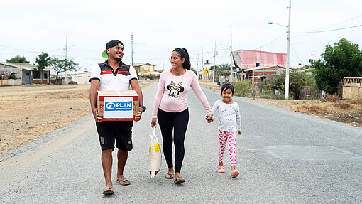 Nahrungsmittelpakete für schwangere und stillende Mütter in Ecuador