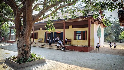 Die Nokor-Krao-Grundschule im kambodschanischen Angkor-Thom-Distrikt. © Hartmut Schwarzbach/argus