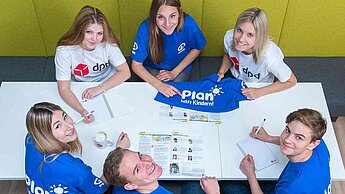 Die 50 Patenschaften betreuen die Auszubildenden aller Standorte in Deutschland © DPD Die 50 Patenschaften betreuen die Auszubildenden aller Standorte in Deutschland © DPD