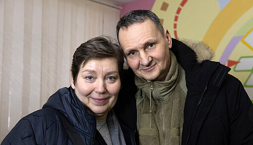 Yuri und Oksana im Lernzentrum glücklich über das Angebot