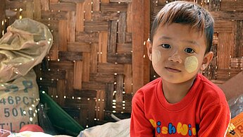 Plan International fördert die Entwicklung der Kinder in Myanmar mit Bildungs- und Gesundheitsprojekten. © Plan