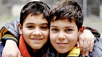  Kinder haben ein Recht auf Schutz, Zugang zu Bildung und psychosoziale Betreuung. © Tdh / Francois Struzik Kinder haben ein Recht auf Schutz, Zugang zu Bildung und psychosoziale Betreuung. © Tdh / Francois Struzik