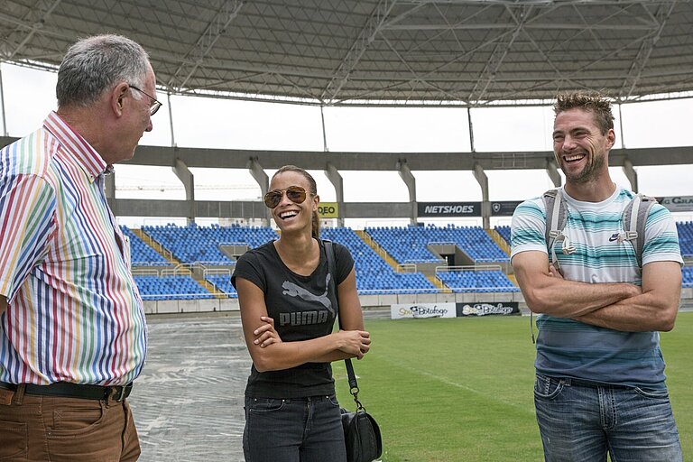 Dr. Werner Bauch besichtigte auf einer Projektreise mit Sprinterin Tatjana Pinto und Stabhochspringer Björn Otto im Oktober 2015 auch die Baustelle des Olympiastadions Nilton Santos in Rio de Janeiro