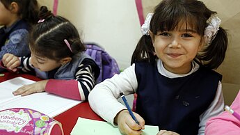 Bildung ist der Schlüssel zu einem besseren Leben. Bildung ist der Schlüssel zu einem besseren Leben.