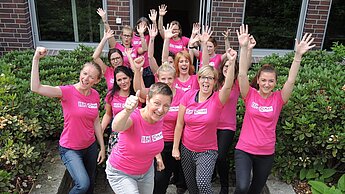 Auf dem Women's Run in Hamburg zeigen sich auch Mitarbeiterinnen von Plan International von ihrer sportlichen Seite. © Plan International