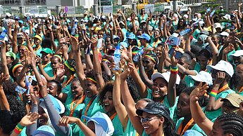 7.000 Äthiopierinnen machen auf die globalen Ziele der Because I am a Girl-Kampagne von Plan International aufmerksam. © Plan 