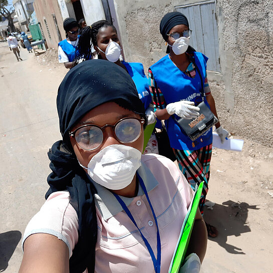Selfie von Khadyja mit Schutzmaske