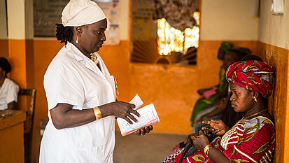 Die sexuelle und reproduktive Gesundheitsvorsorge wird während der Pandemie noch weiter beschränkt – das bedroht die Gesundheit und das Leben von Mädchen und Frauen. © Plan International / Johanna de Tessières