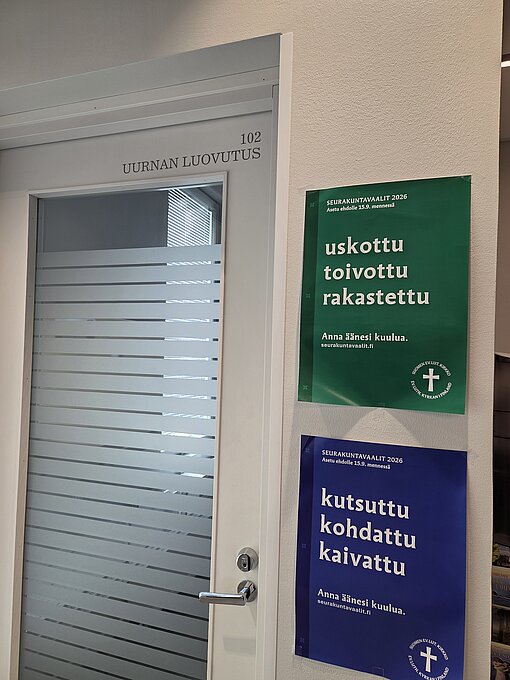 Eingang des Kirchenbüros der finnischen Gemeinde 