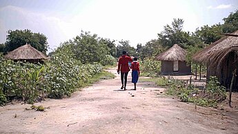 Die 16-jährige Jemma aus dem Bundesstaat Yei floh vor der Gewalt nach Norduganda und lebt dort in dem riesigen Flüchtlingscamp Bidi Bidi.