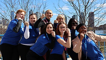 Bild: Eine Gruppe von Jugendlichen in New York