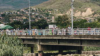 Noch immer überqueren tausende Menschen die Grenzen zu Brasilien, Kolumbien. ©Plan International/Annika Büssemeier