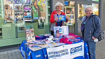 Infostand der Plan Aktionsgruppe in Leipzig.