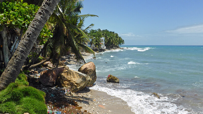 Am Strand von Jacmel. © Foto: Plan/Marc Tornow