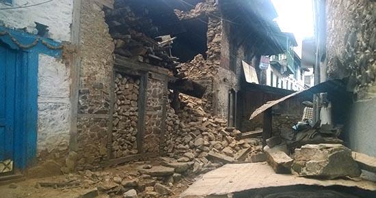 nepal-quake-collapsed-buildings
